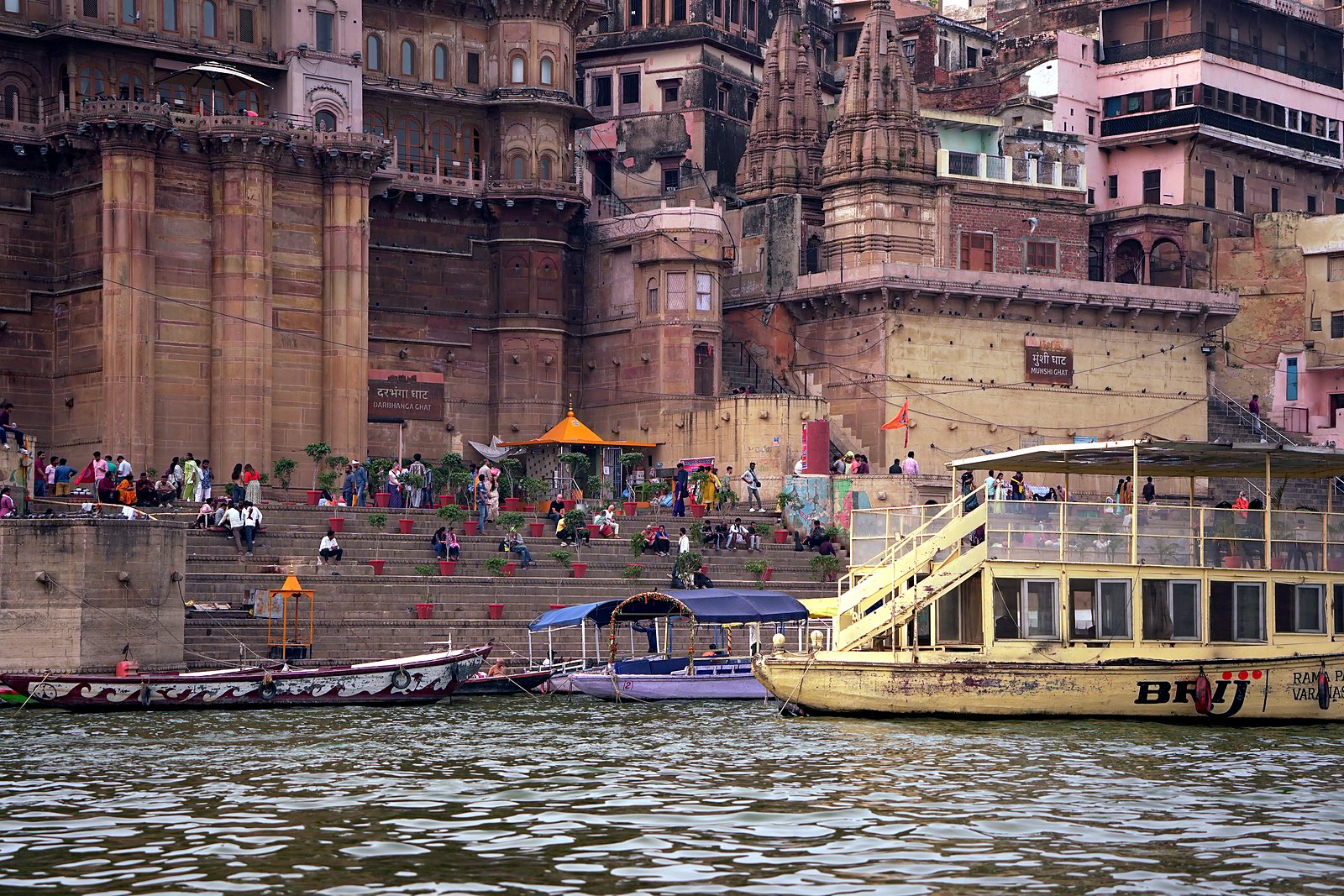 Darbhanga and Munshi Ghat, from the river