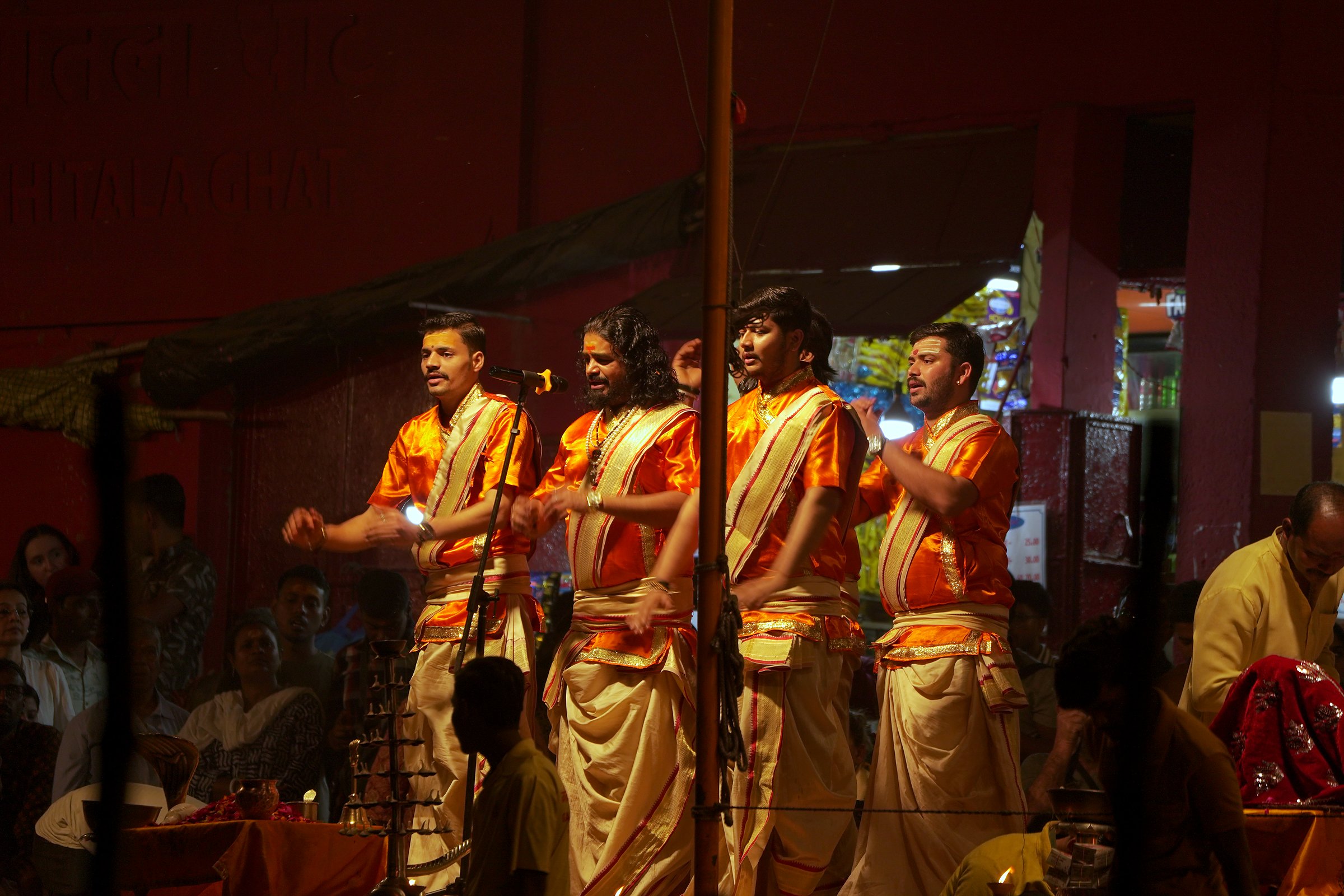 Varanasi in One Day: Sunrise to Aarti